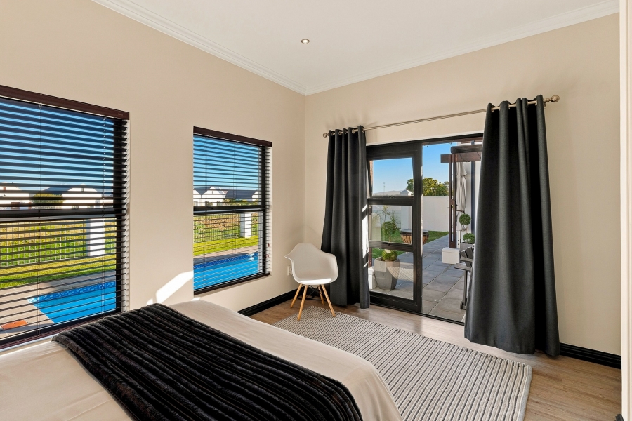 4 Bedroom Property for Sale in Croydon Vineyard Estate Western Cape